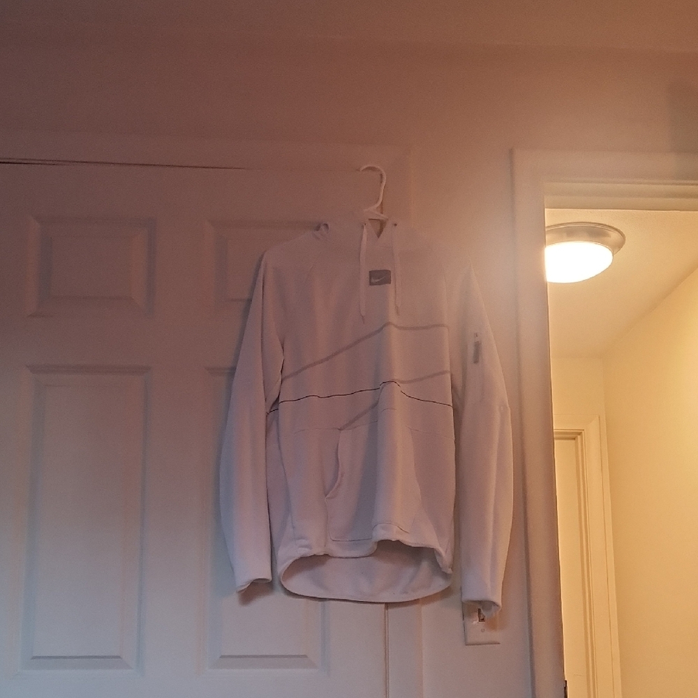 NIKE Dry Fit White Hoodie with Logo Patch & Zipper On The Sleeve